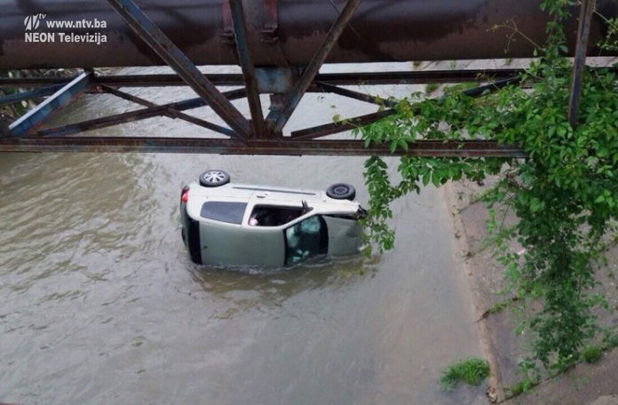 nesreca-tz12-696x456