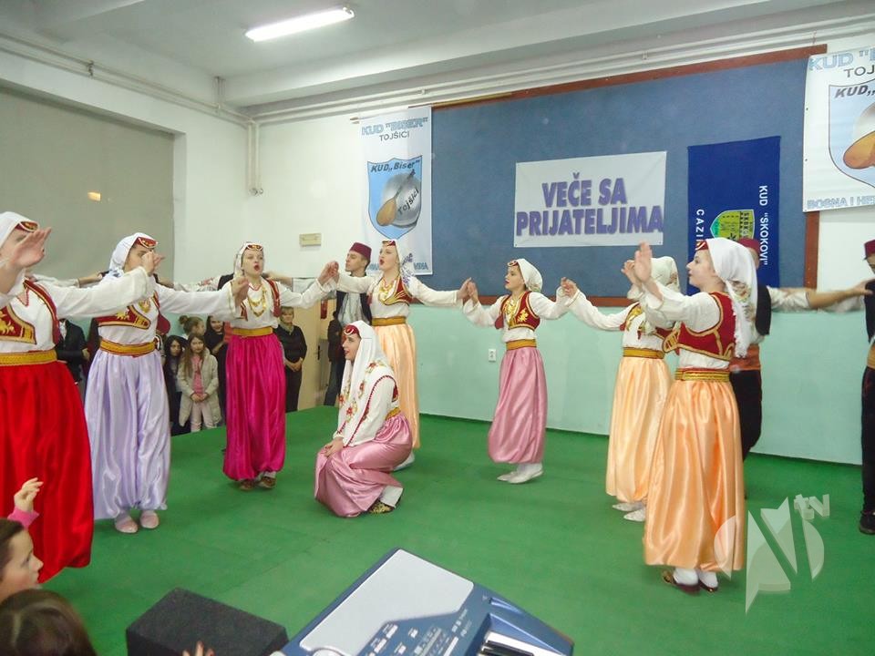 15095648_216851678742358_5600252281421912120_n