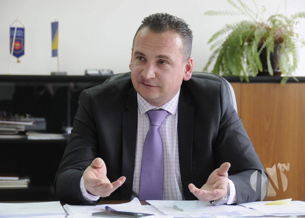 582373b7-459c-44b2-ab48-44bf0a0a0a64-fahrudin-solak-01-is